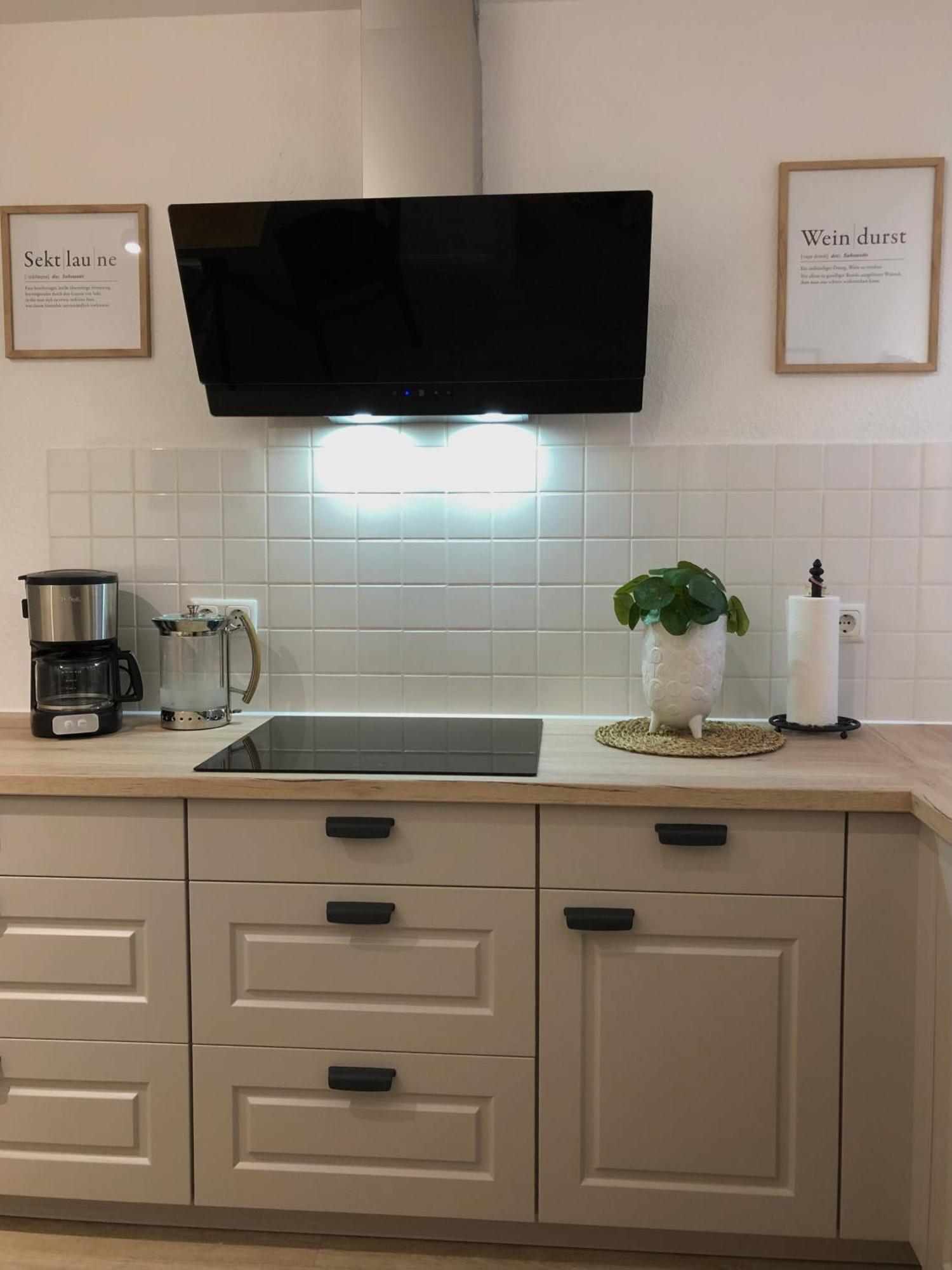 4 Wunderschoene Ferienwohnungen Im Kavaliershaus Schwerin  Zimmer foto
