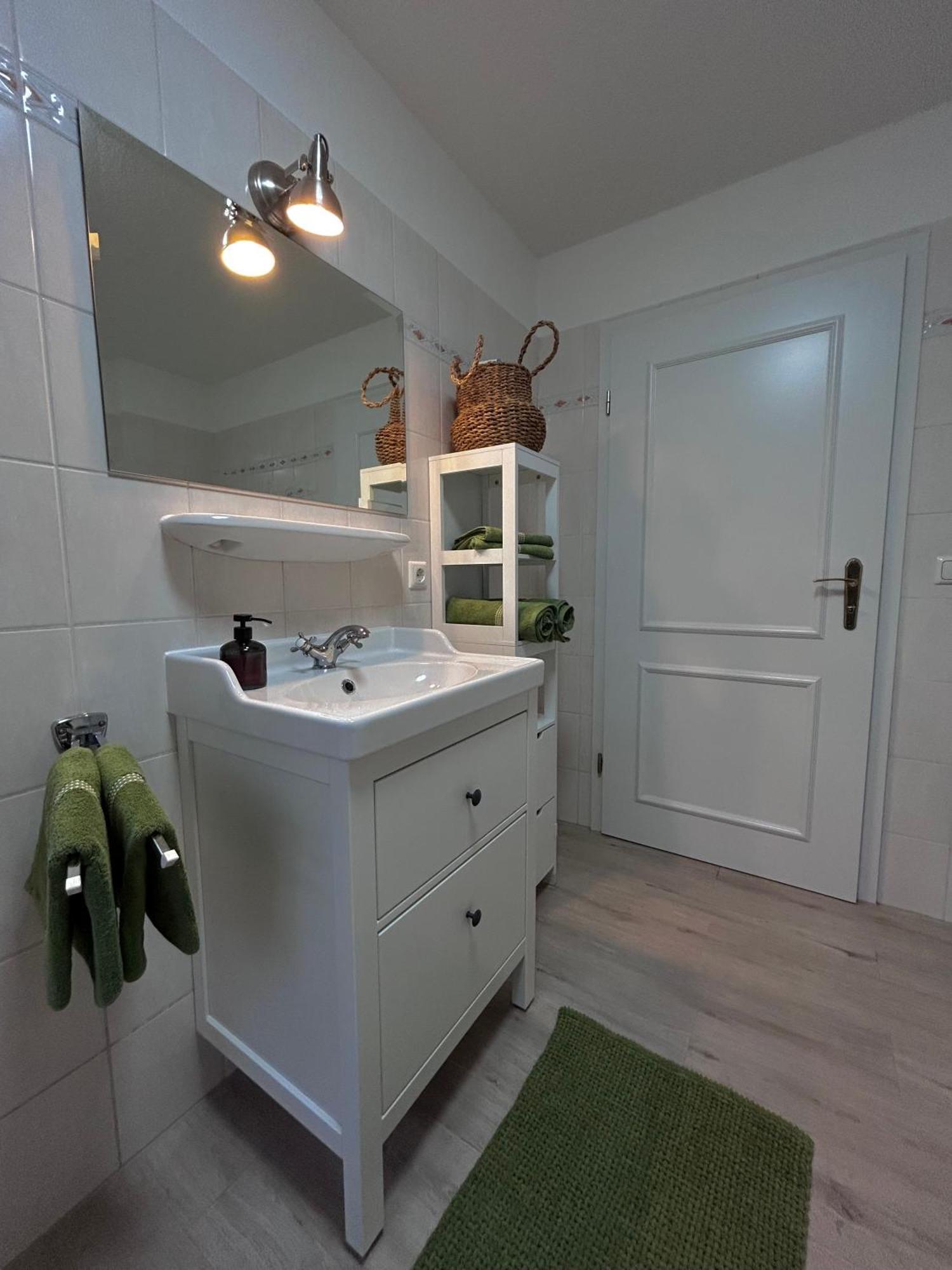 4 Wunderschoene Ferienwohnungen Im Kavaliershaus Schwerin  Zimmer foto