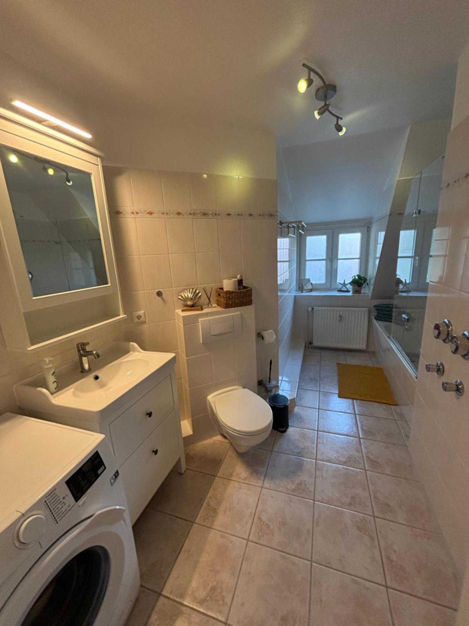 4 Wunderschoene Ferienwohnungen Im Kavaliershaus Schwerin  Zimmer foto
